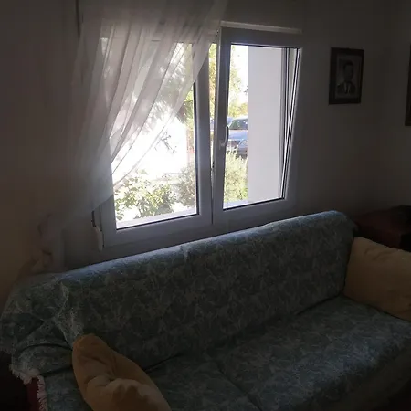 ήσυχη μονοκατοικία με κήπο. Kokkinokhoma