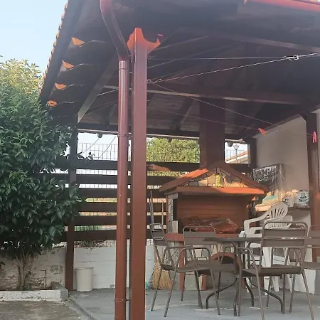 Hébergement de vacances ήσυχη μονοκατοικία με κήπο. Kokkinokhoma