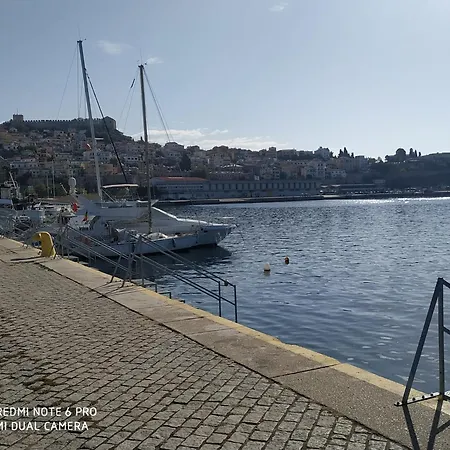 ήσυχη μονοκατοικία με κήπο. Hébergement de vacances