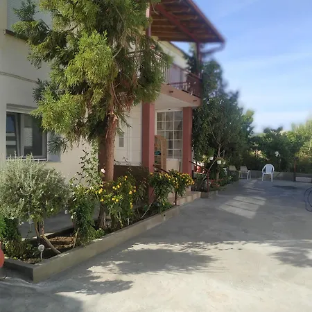 Hébergement de vacances ήσυχη μονοκατοικία με κήπο. *